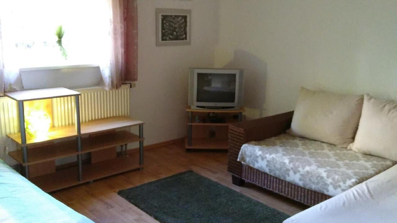 Ferienwohnung Steinwald Auslaeufer Mit Blick Auf Koesseine Waldershof المظهر الخارجي الصورة